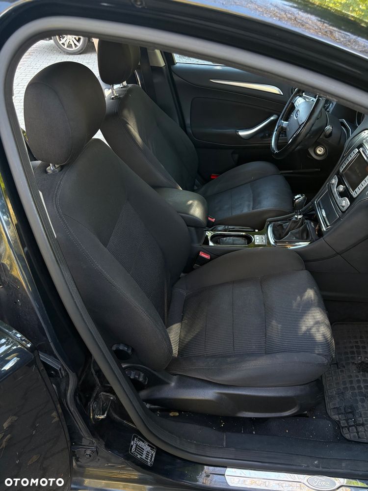 Ford Mondeo - 23