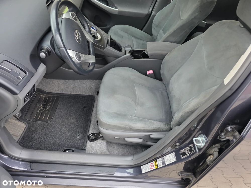 Toyota Prius - 13