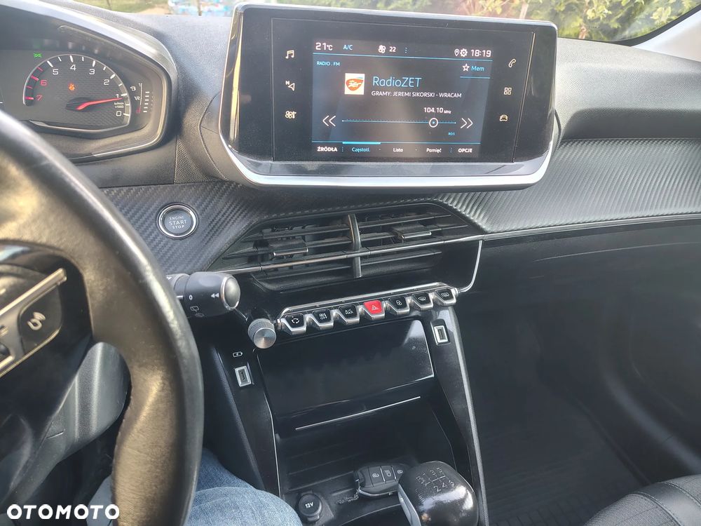 Peugeot 208 1.5 BlueHDi Signature S&S - 8