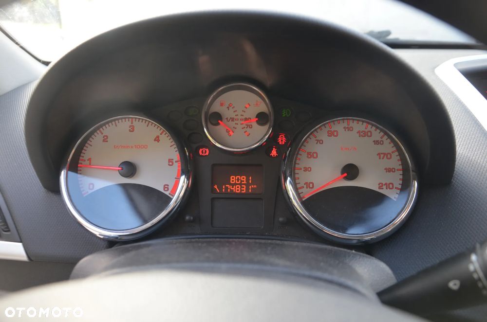 Peugeot 207 2011 photo 4