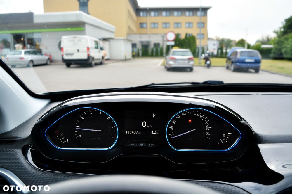 Peugeot 2008 PureTech 110 GPF Stop&Start EAT6 Allure - 18