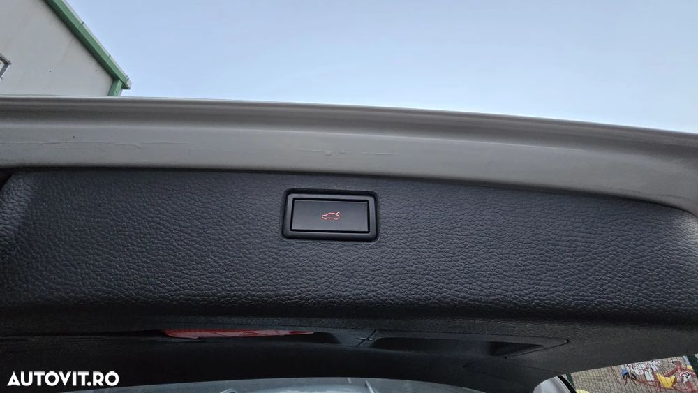 Volkswagen Passat Variant 2.0 TDI Blue TDI DSG Comfortline - 24