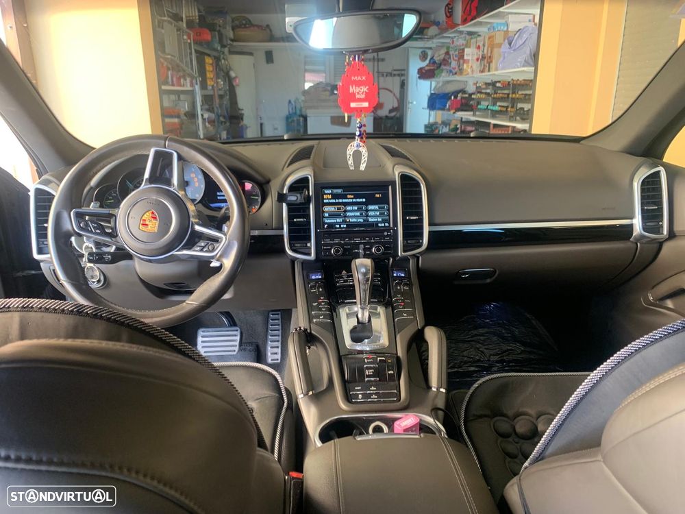 Porsche Cayenne S - 2