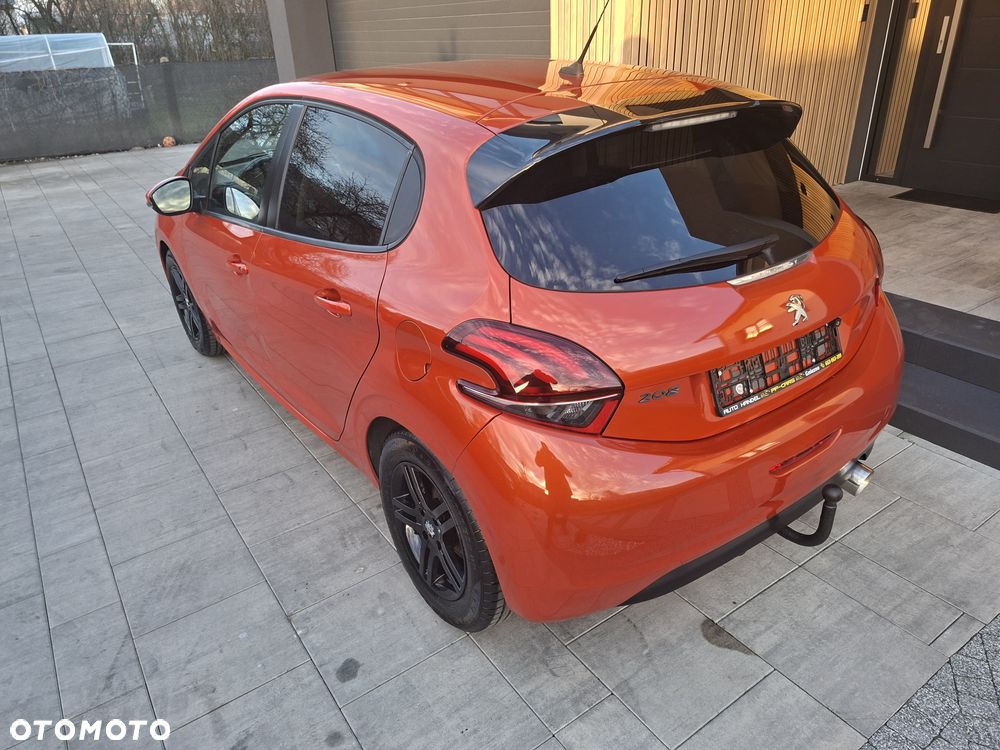 Peugeot 208 - 6