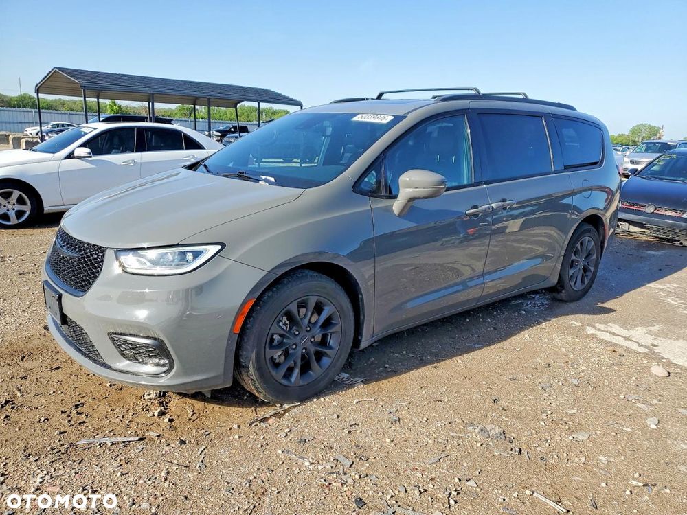 Chrysler Pacifica - 1
