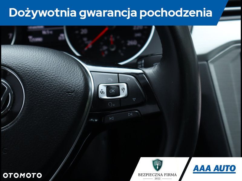 Volkswagen Passat - 22