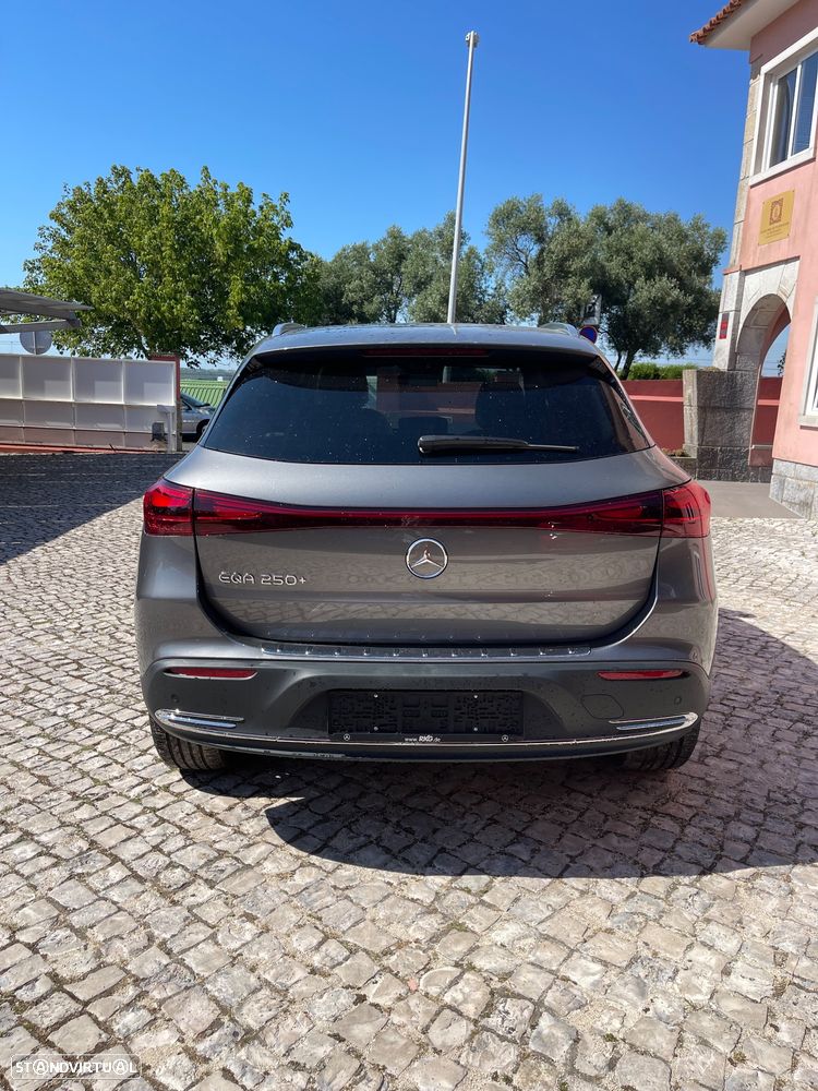 Mercedes-Benz EQA 250+ - 4