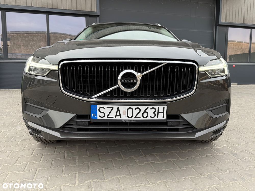 Volvo XC 60 B4 B Geartronic Momentum Pro - 24