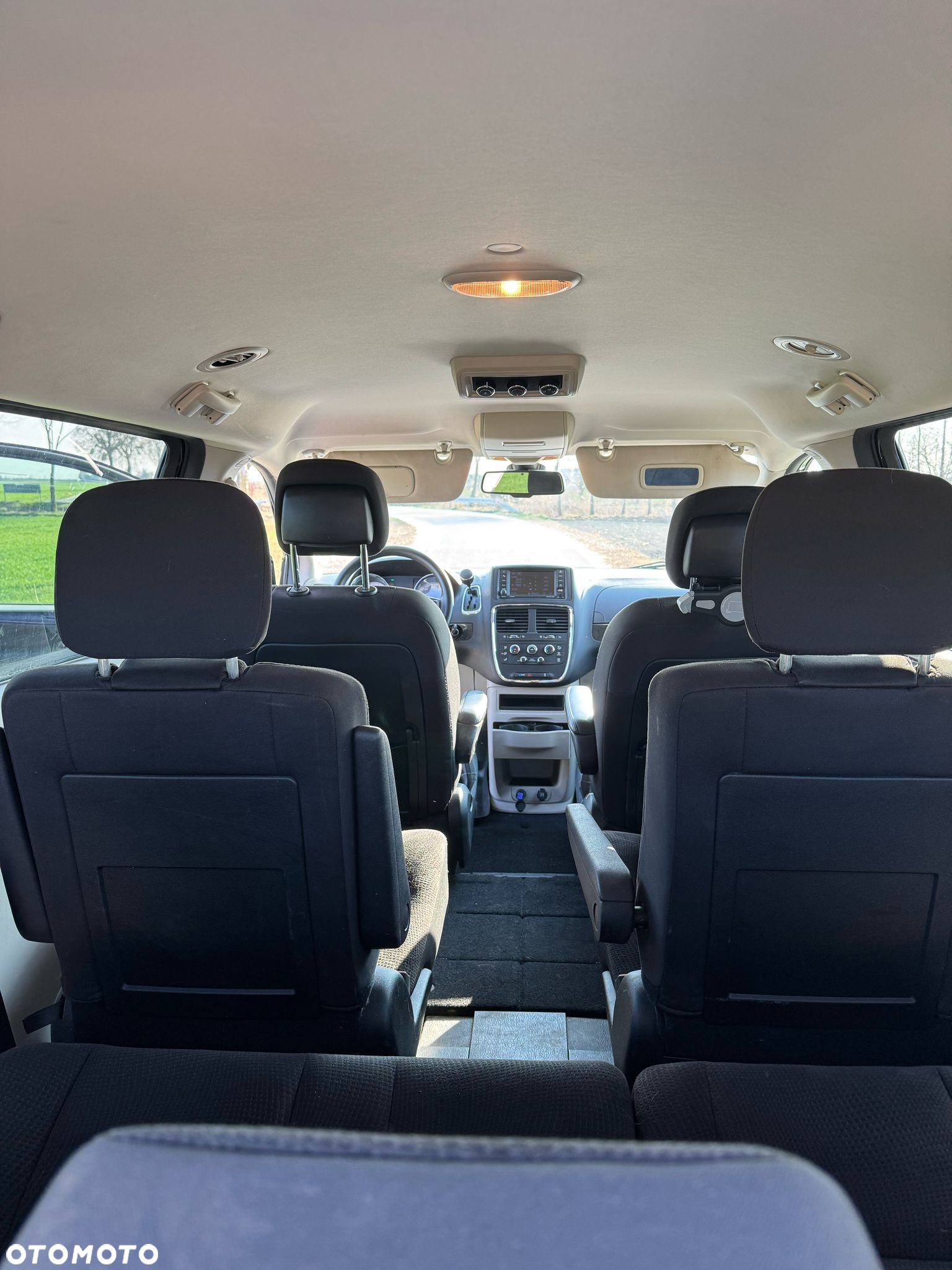 Dodge Grand Caravan - 17
