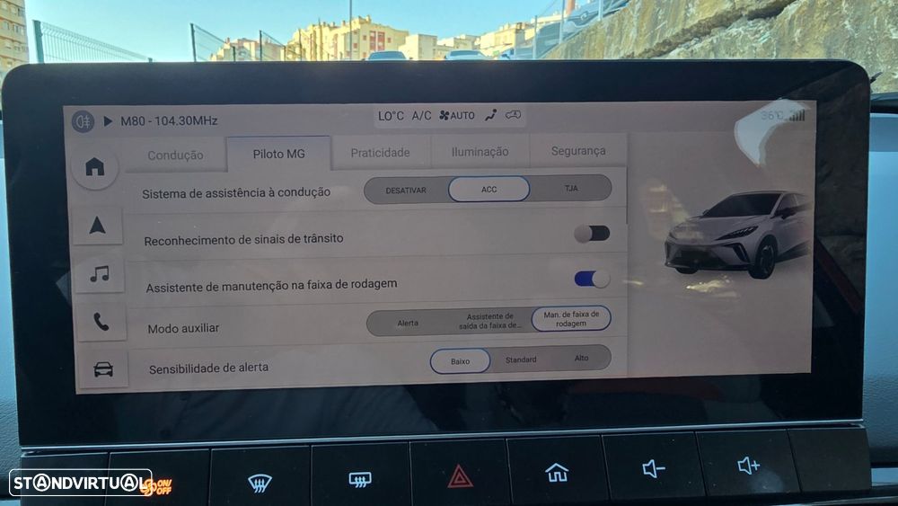 MG MG4 64 kWh Luxury - 28