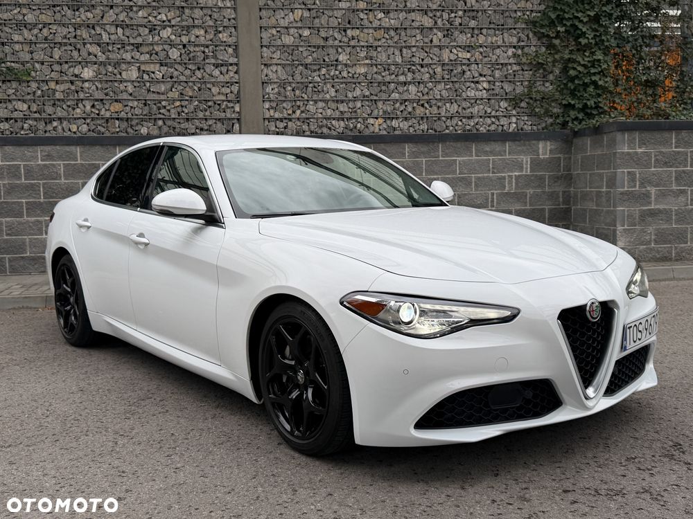 Alfa Romeo Giulia - 2