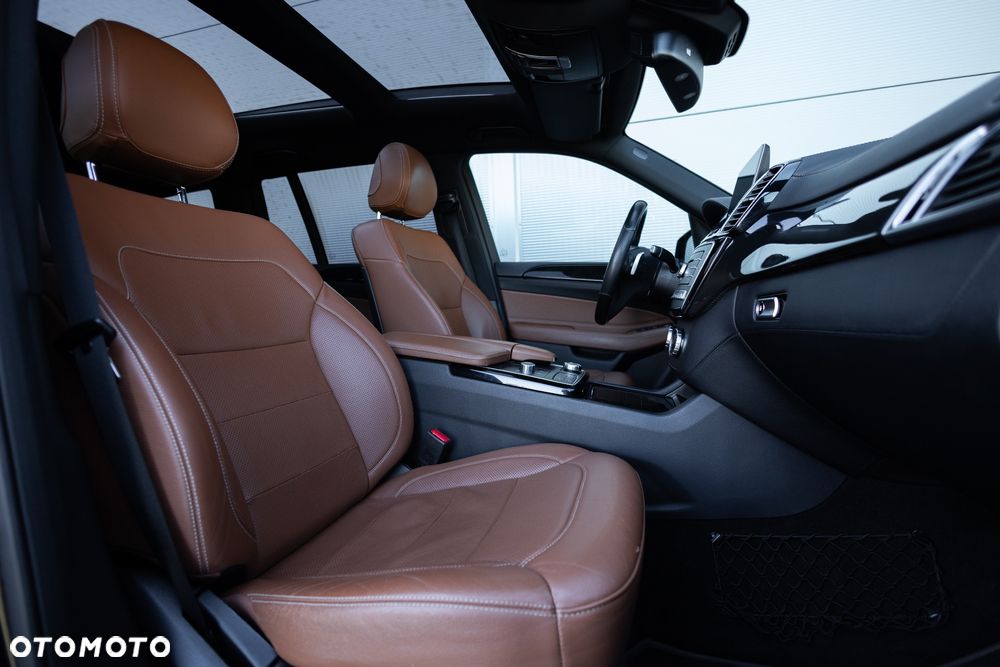 Mercedes-Benz GLS 350 d 4-Matic - 32