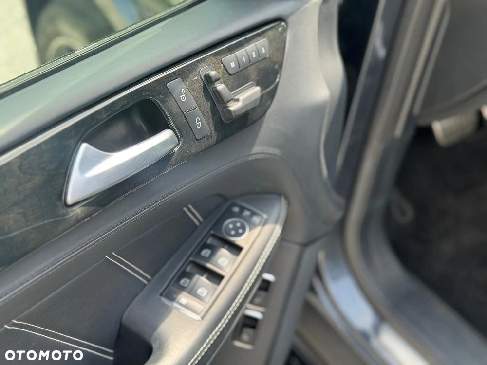 Mercedes-Benz GL - 12