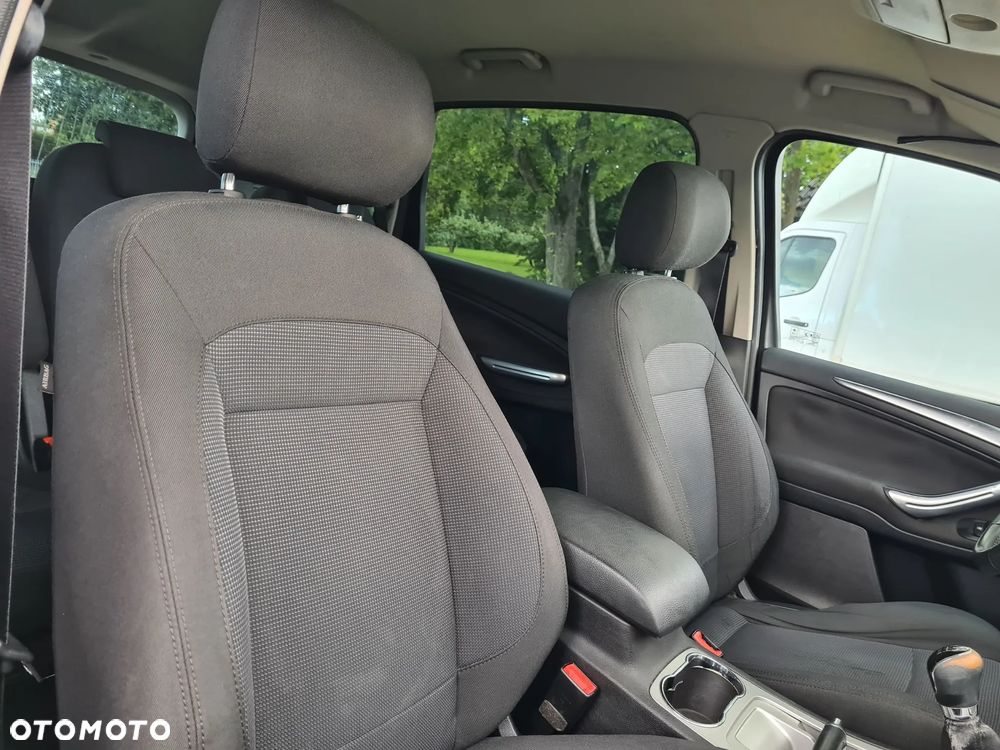 Ford S-Max - 38