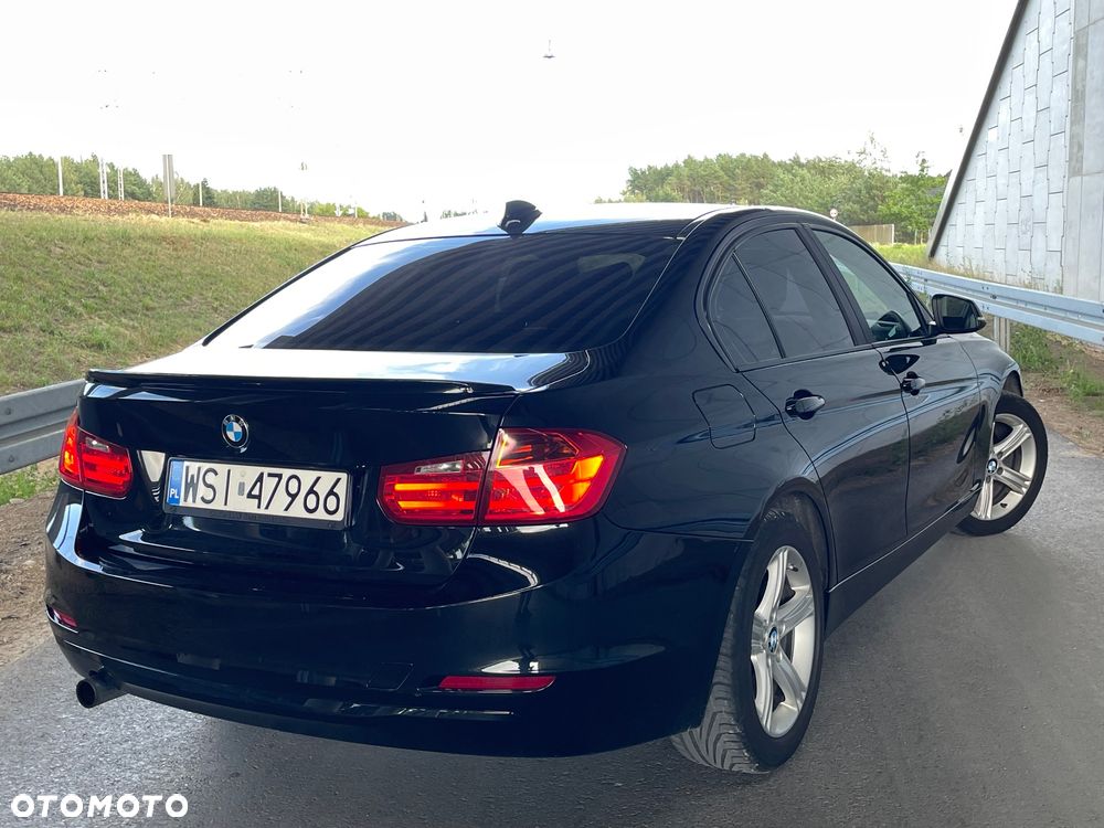 BMW 3 Series 2015 photo 2