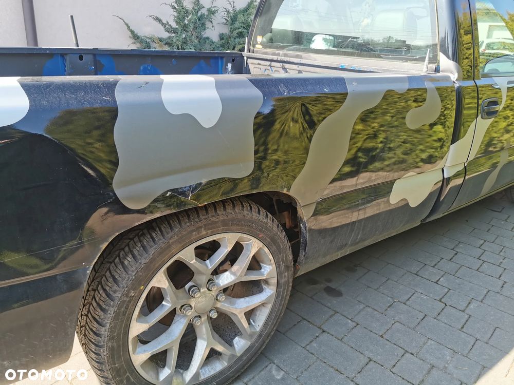 Chevrolet Silverado - 20