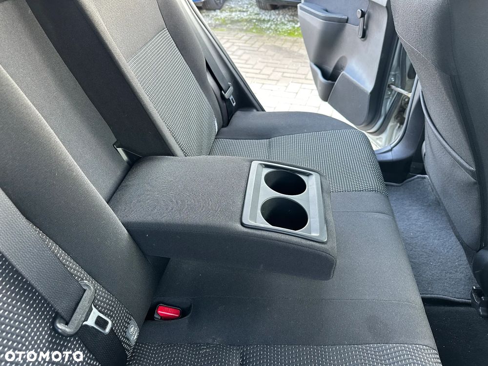Toyota Auris - 25