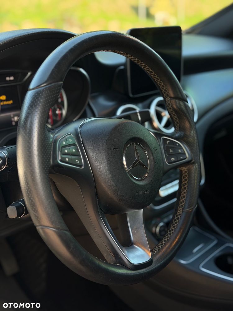 Mercedes-Benz CLA - 16