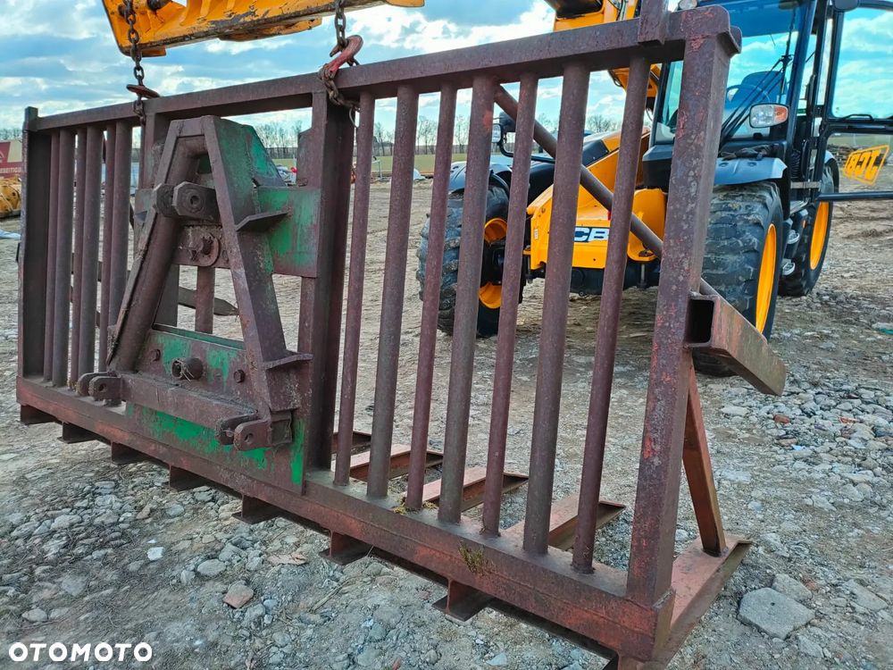 Chwytak widły krokodyl do kiszonki słomy obornika - 7