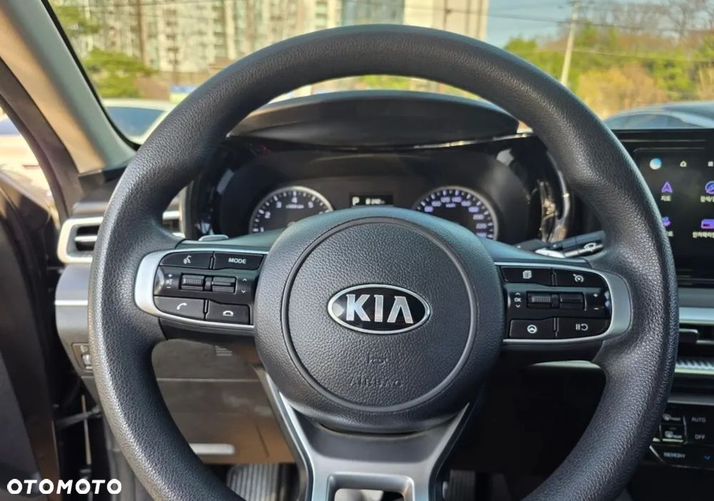 Kia K5 - 8