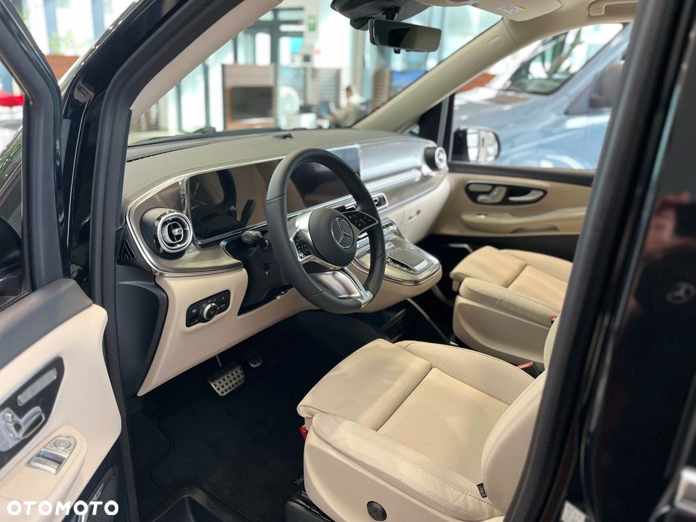 Mercedes-Benz Klasa V - 2