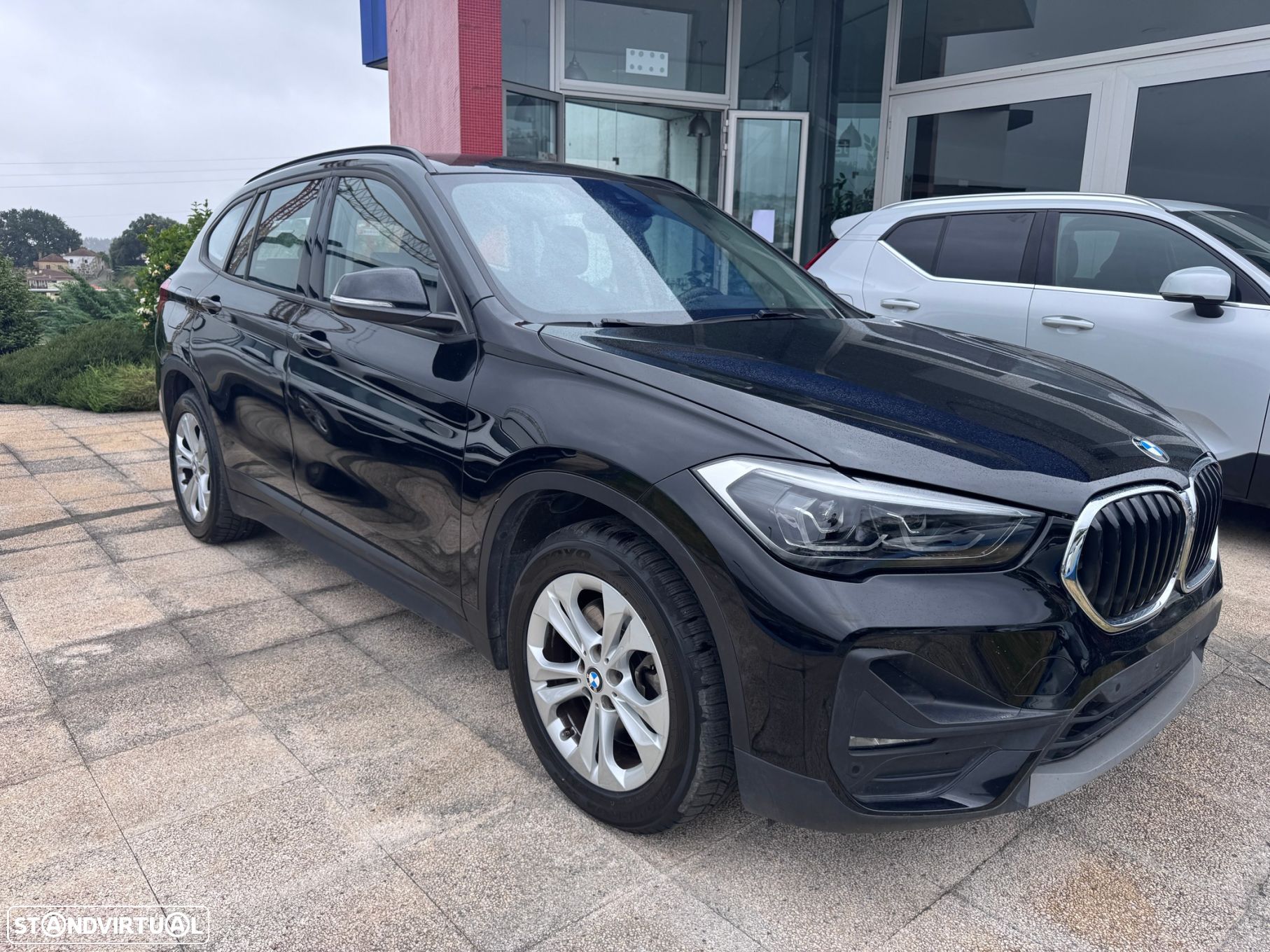 BMW X1 25 e xDrive Corporate Edition - 1