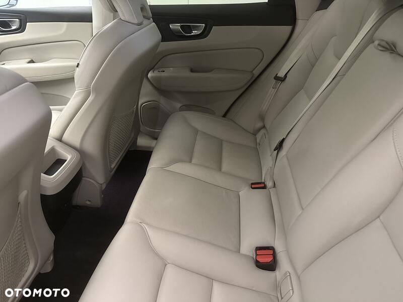 Volvo XC 60 B4 B Plus Bright - 20