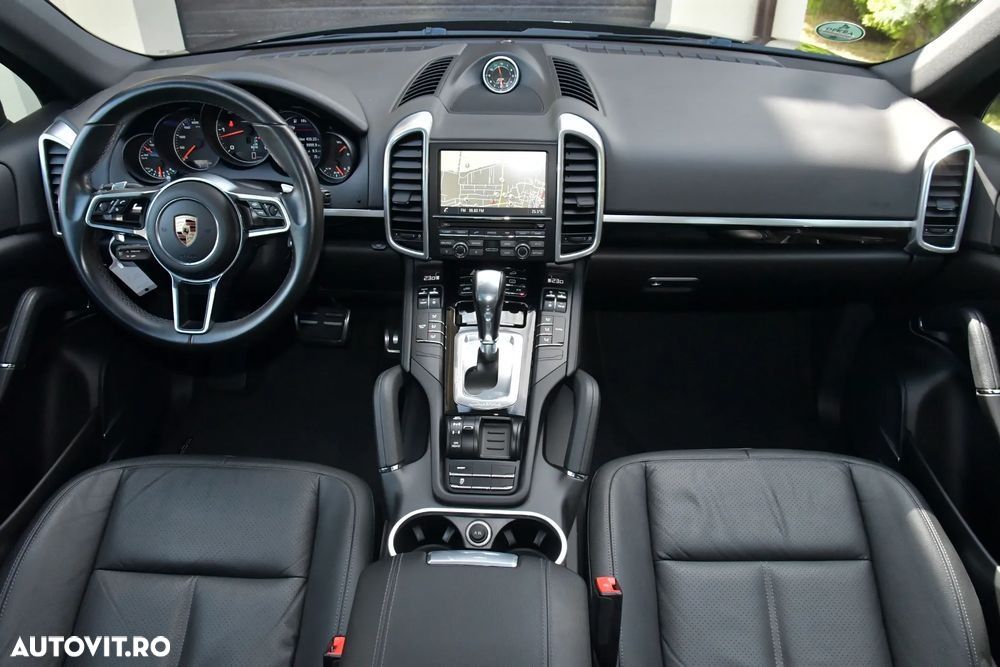 Porsche Cayenne - 14