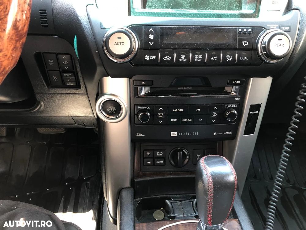 Toyota Land Cruiser - 4