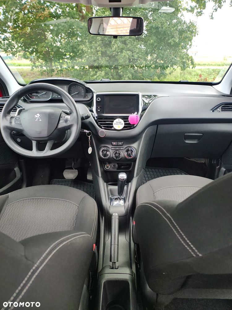 Peugeot 208 - 13