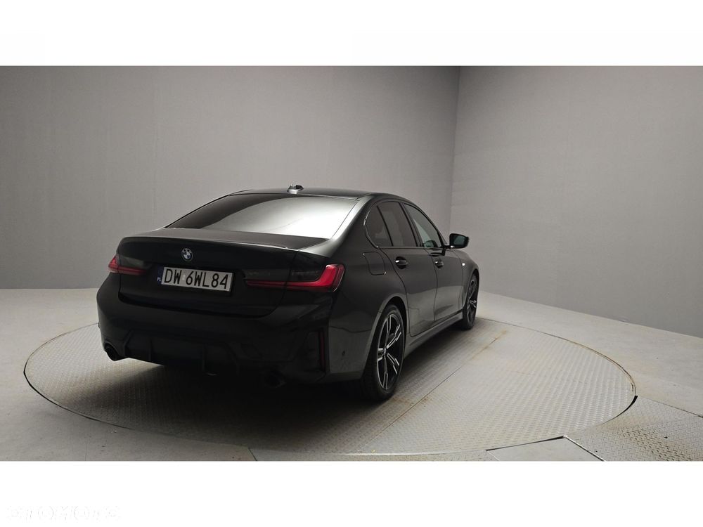 BMW Seria 3 320d xDrive mHEV M Sport - 3