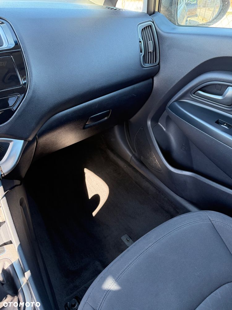 Kia Rio 1.4 XL - 26