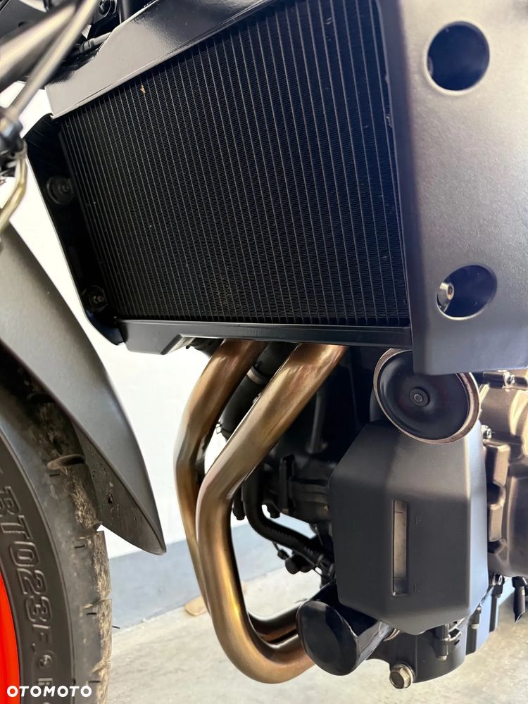 Yamaha MT - 27