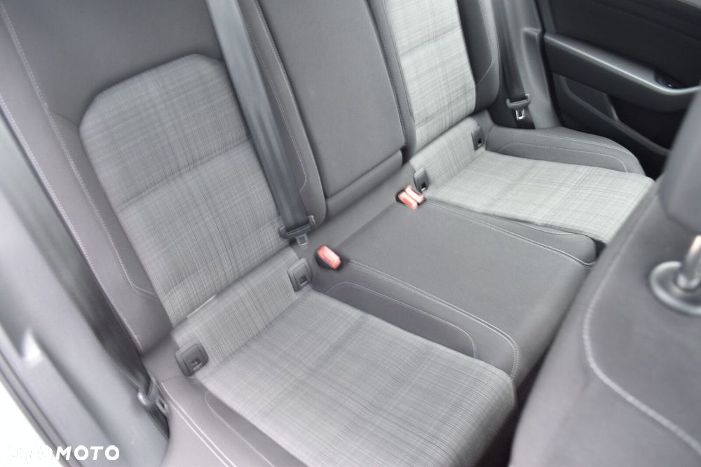 Volkswagen Passat 2.0 TSI Business DSG - 32