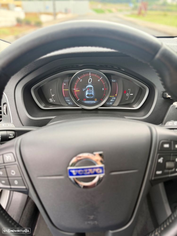 Volvo V40 D2 - 10