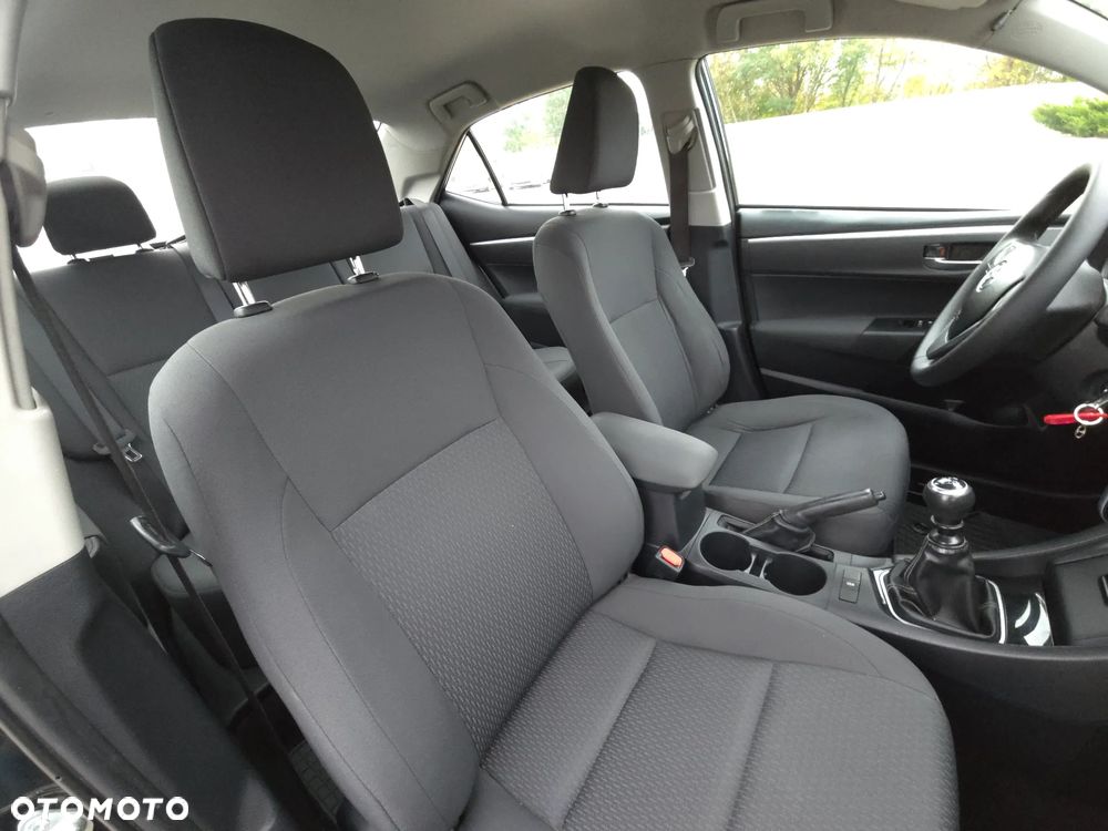 Toyota Corolla 1.6 Active EU6 - 17