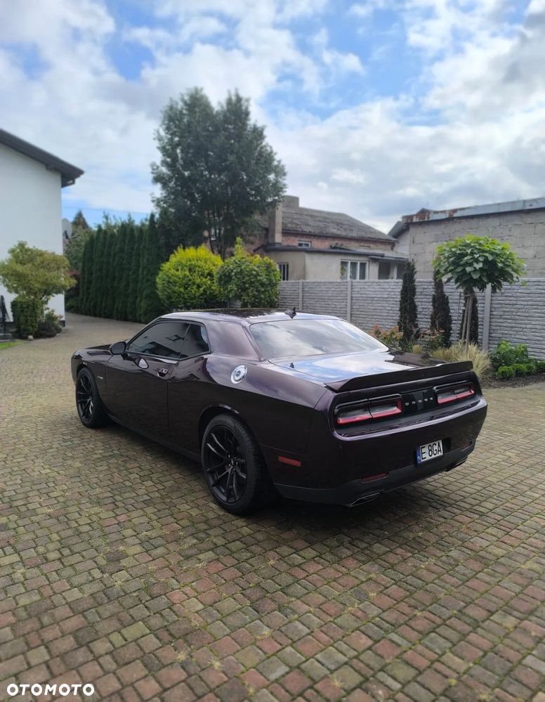 Dodge Challenger 5.7 R/T - 4