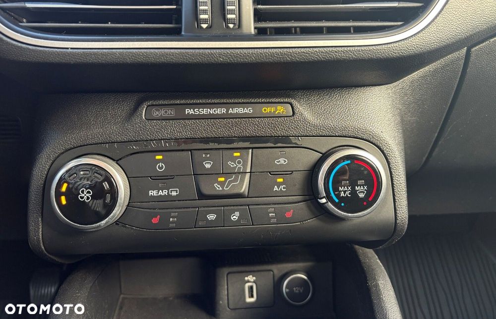 Ford Focus 1.0 EcoBoost Titanium - 13
