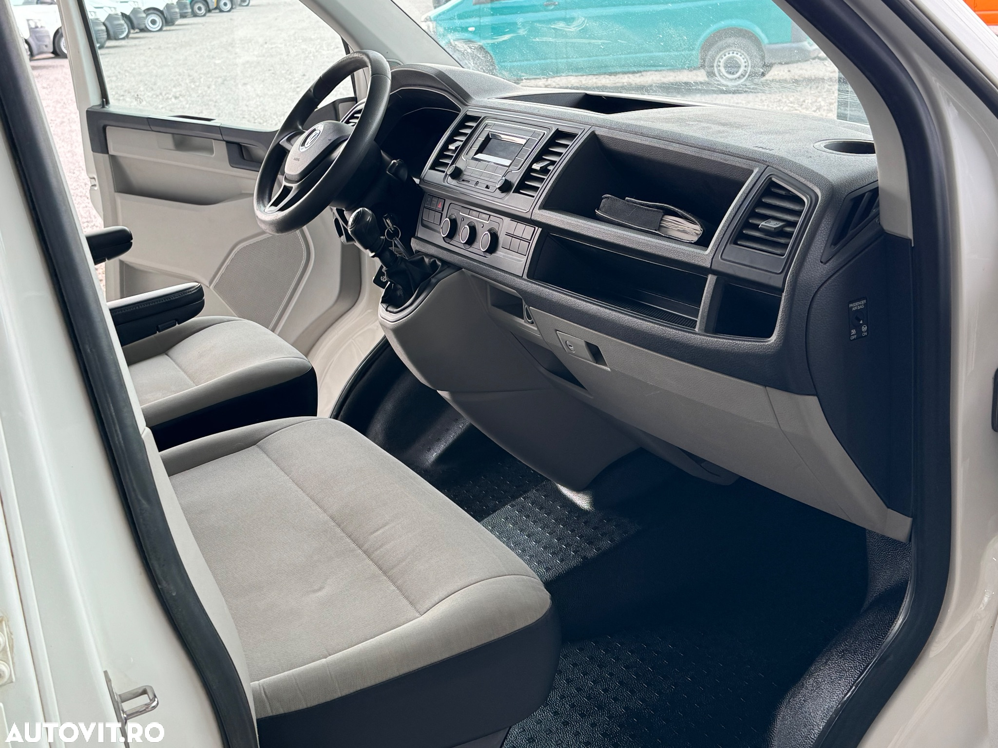 Volkswagen Transporter doka - 16