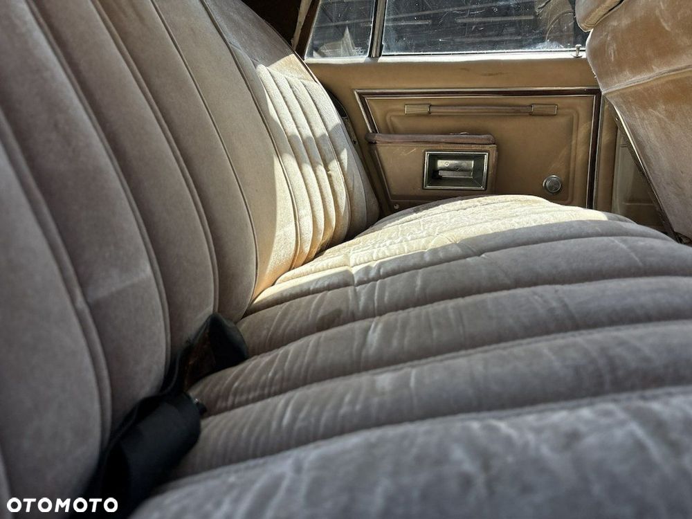 Oldsmobile Delta 88 - 34