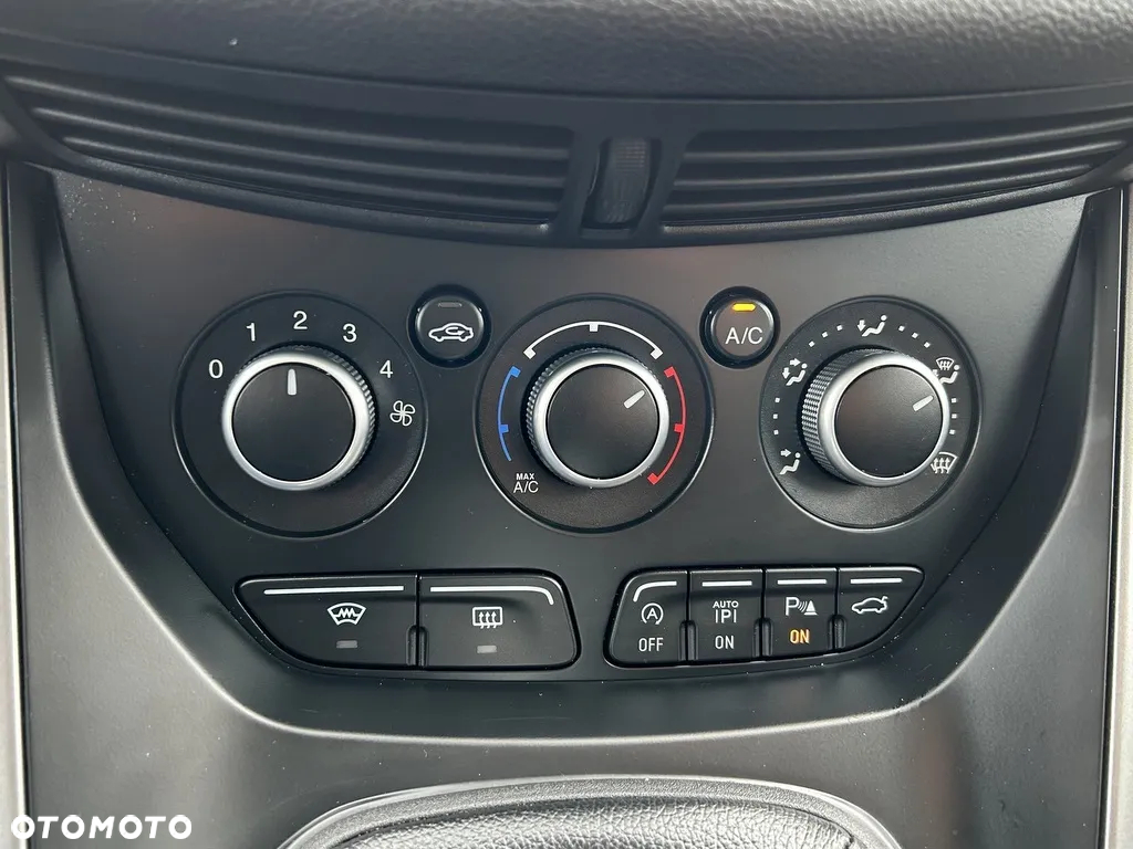 Ford Kuga - 23