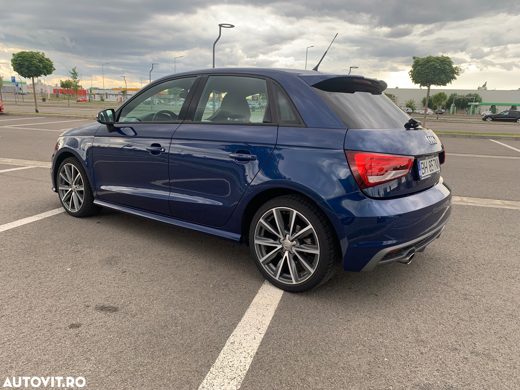 Audi A1 Sportback 1.0 TFSI S tronic Design - 4