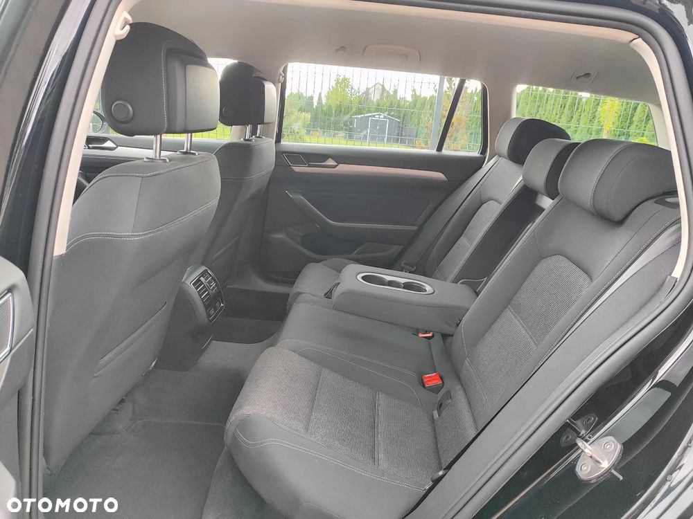 Volkswagen Passat 2.0 TDI SCR DSG 4Motion Business - 14