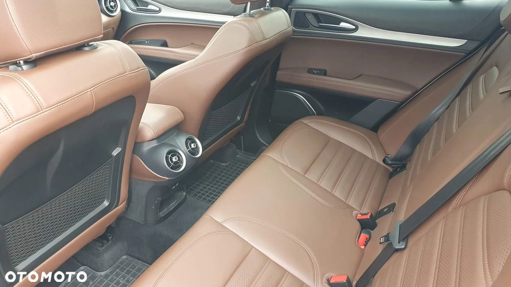 Alfa Romeo Stelvio 2.0 Turbo Executive Q4 - 4