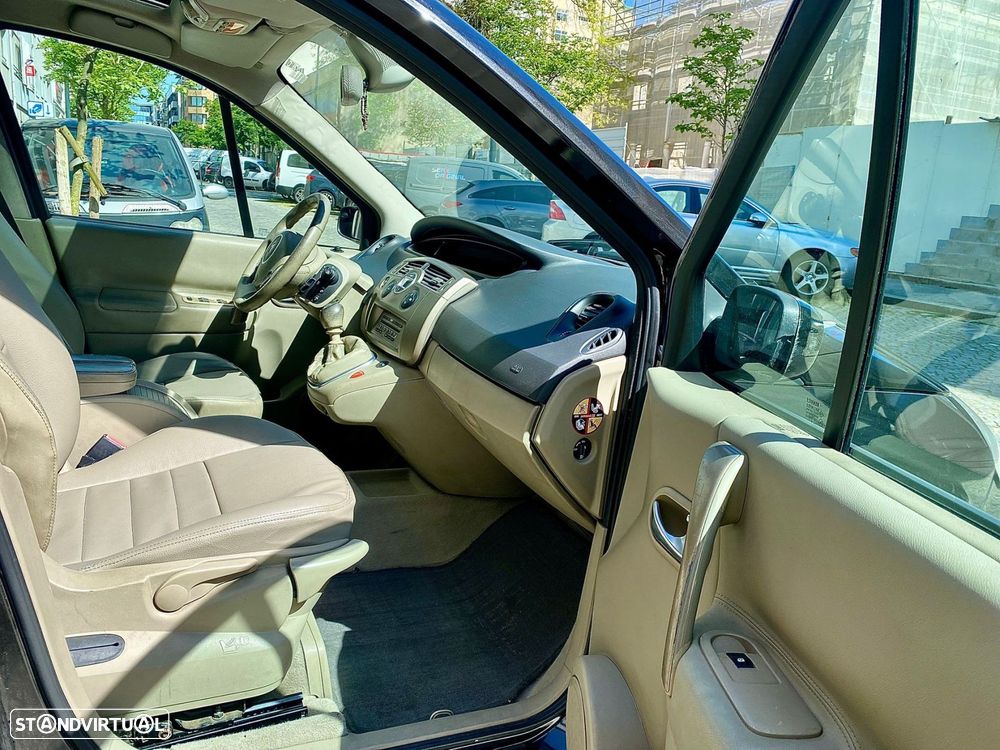 Renault Grand Scénic 1.5 dCi Luxe 7L. - 16