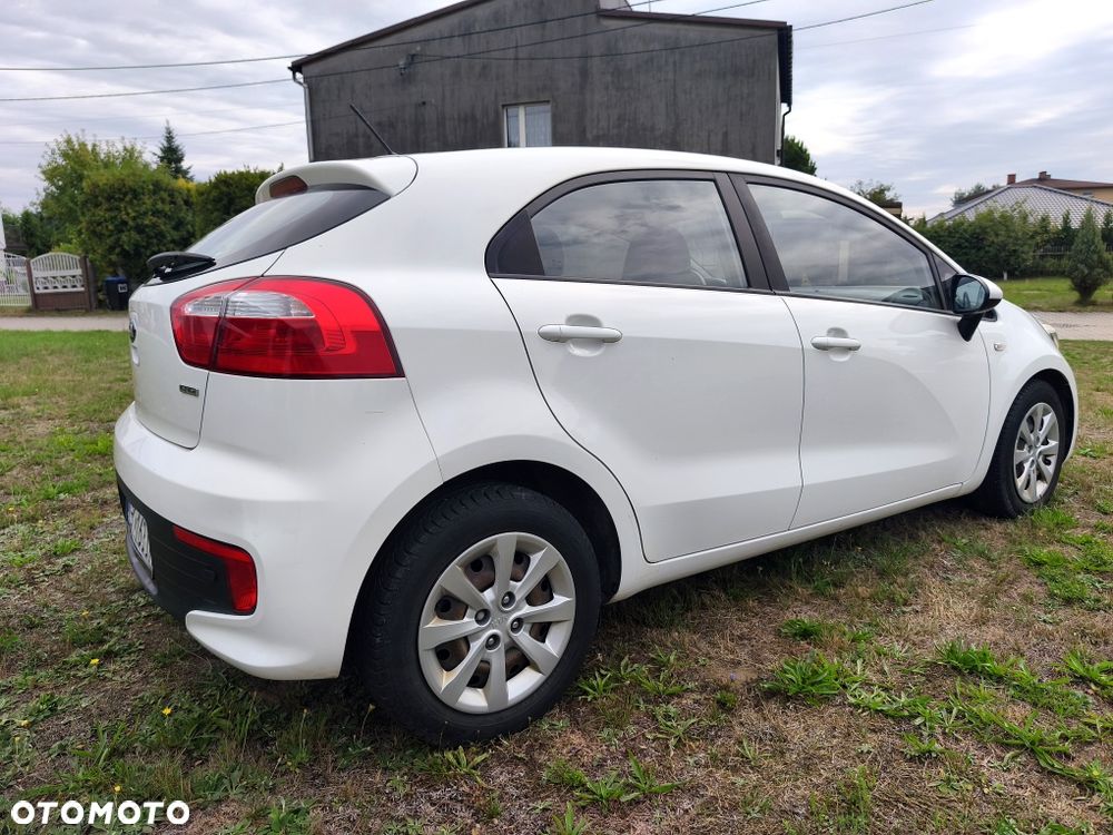 Kia Rio - 4