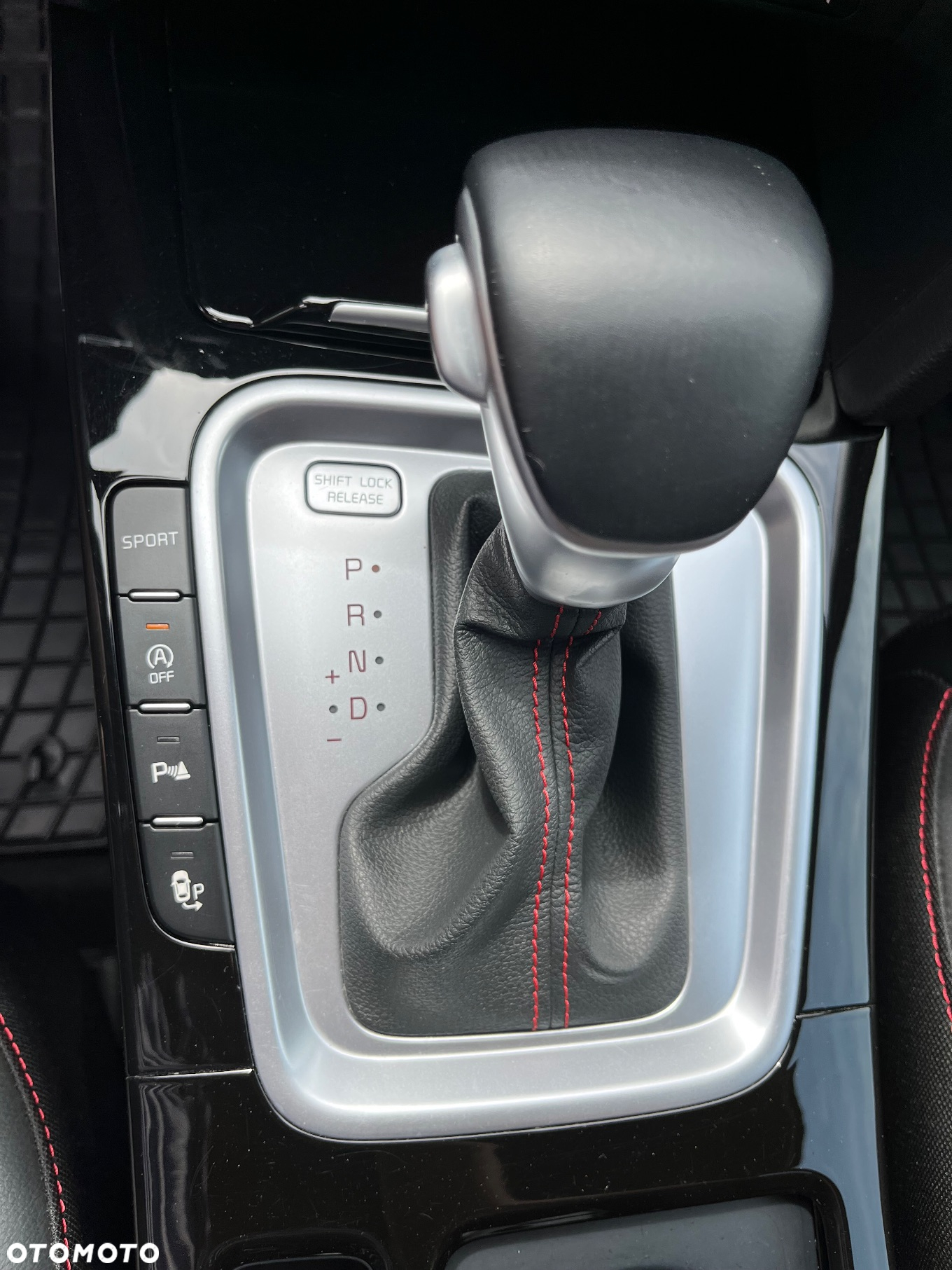 Kia ProCeed 1.6 T-GDI GT DCT - 34