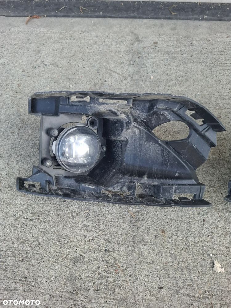 Volvo XC40 Mocowanie halogenu lewe prawe 31407959  31407961 - 2