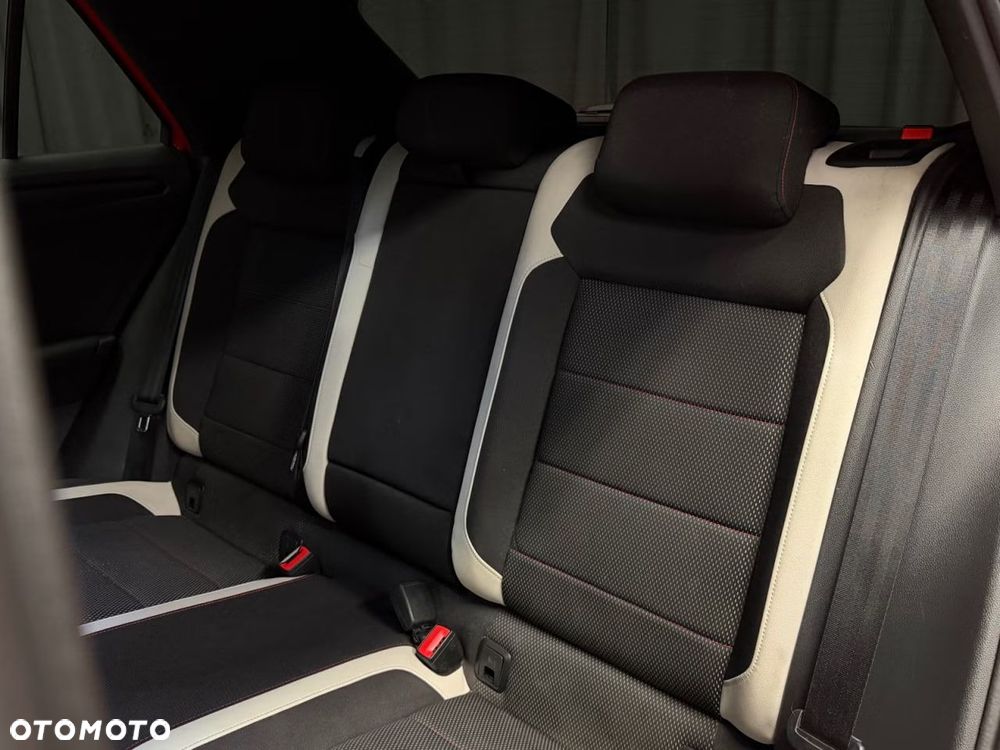 Volkswagen T-Roc 2.0 TDI SCR 4MOTION DSG Sport - 22