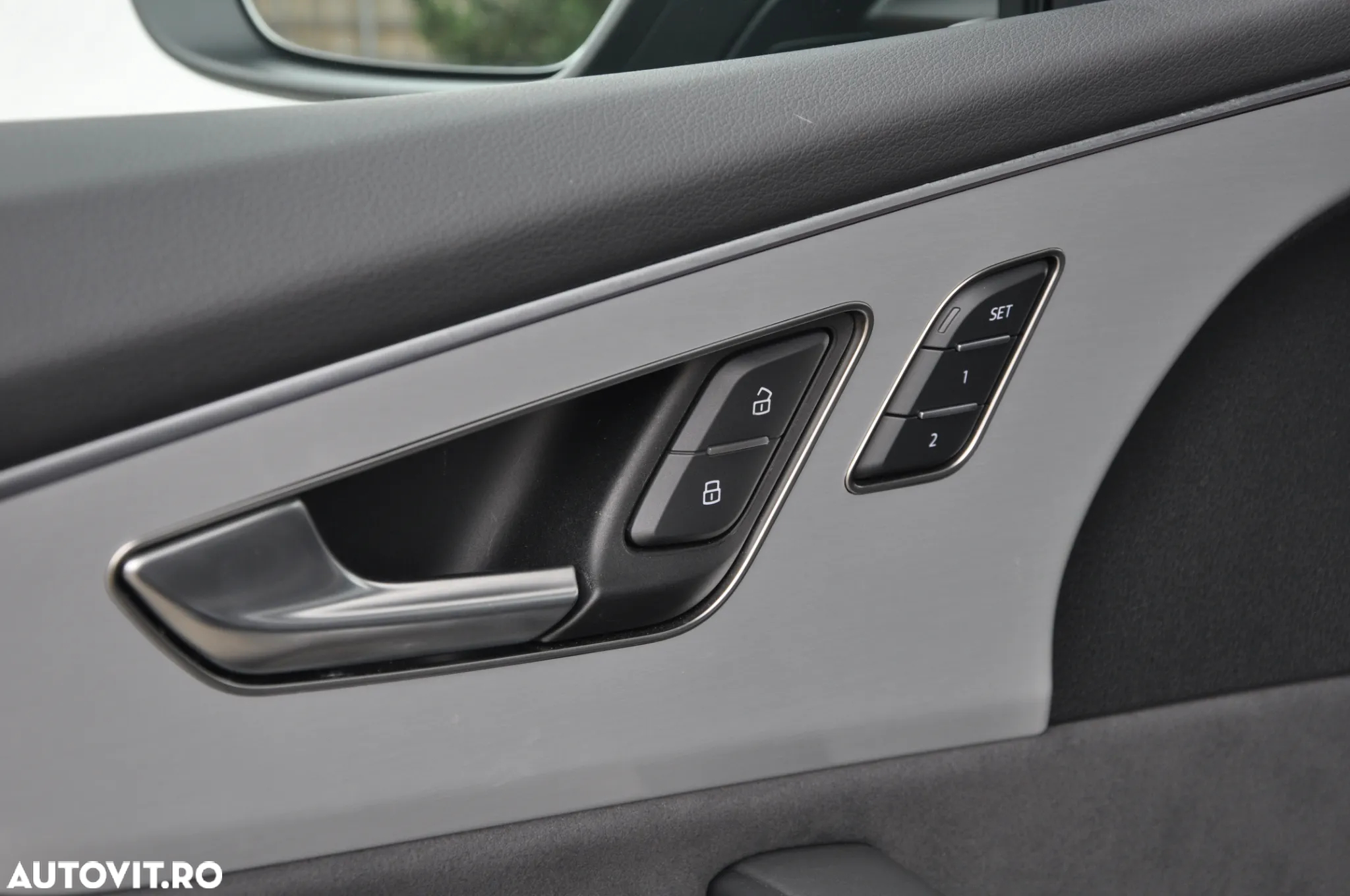 Audi Q8 55 TFSI e quattro Tiptronic PHEV - 12